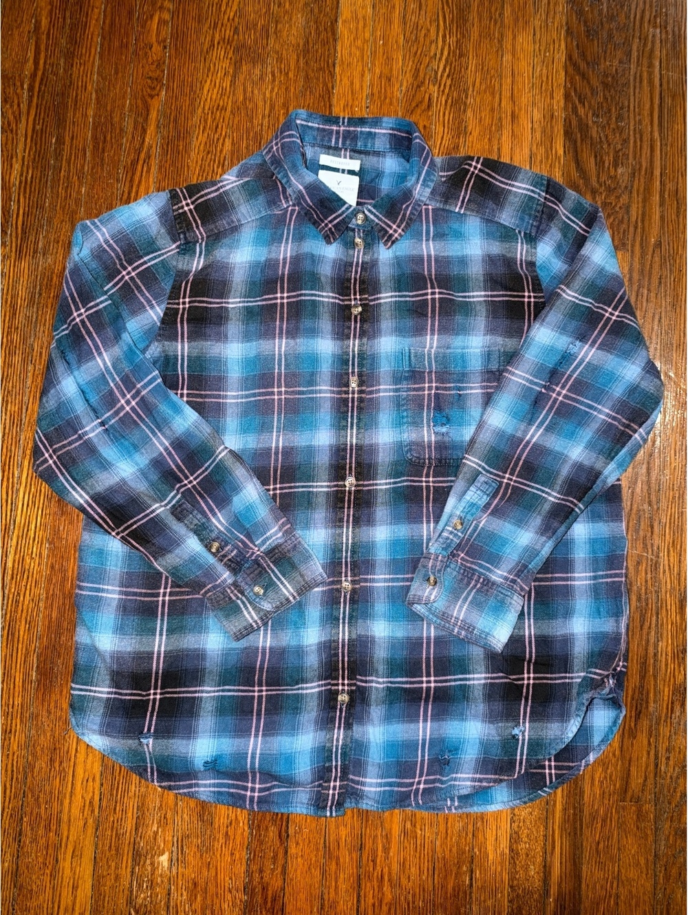 Women’s Large American Eagle Oversized Fit Destroyed Grunge Pink Blue Flannel